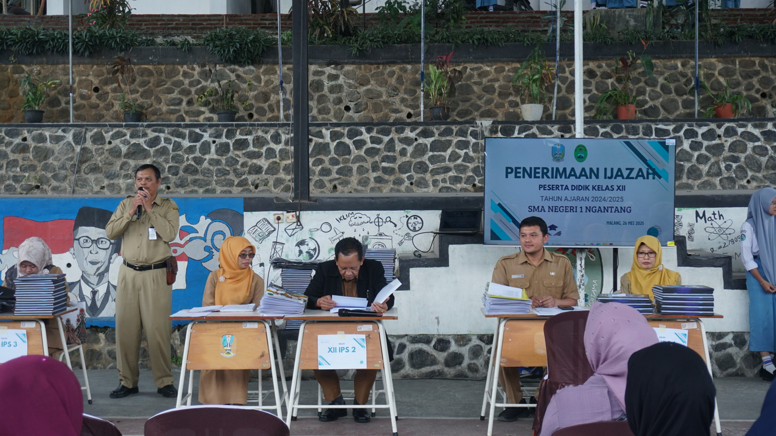 PENERIMAAN IJAZAH ALUMNI 2025